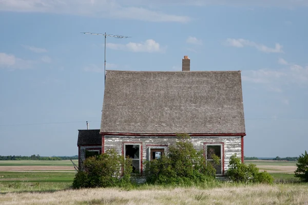 Casa de pradaria abandonada — Fotografia de Stock