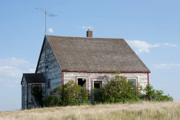 Casa de pradaria abandonada — Fotografia de Stock