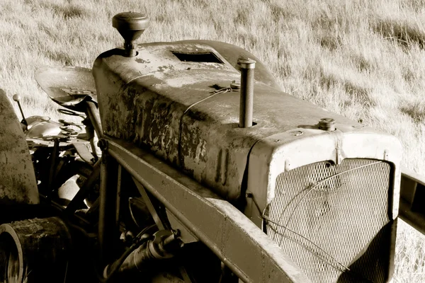 Starý traktor. — Stock fotografie