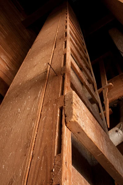 梯子的谷物升降机顶部 — 图库照片