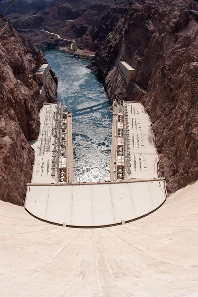 Looking over the edge of the Hoover Dam — Stock Photo, Image