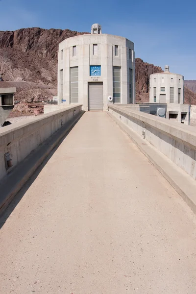 Hooverin padon imutorni Nevadan rajalla — kuvapankkivalokuva