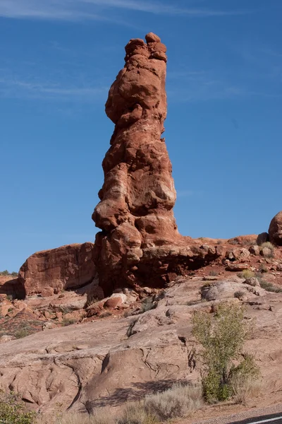Rock pinnacle i arches national park — Stockfoto