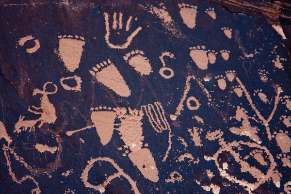 Petroglifos en Newspaper Rock, Indian Creek, Utah — Foto de Stock