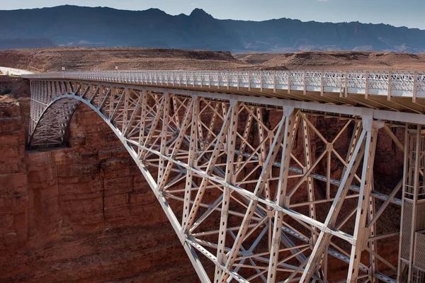Jembatan Navajo melintasi Sungai Colorado dan Grand Canyon — Stok Foto