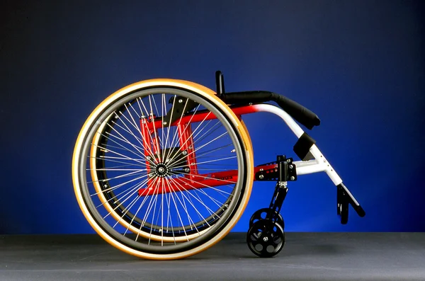 Modern tekerlekli sandalye Telifsiz Stok Imajlar