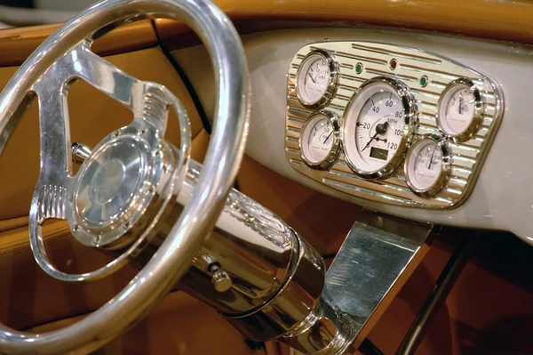 ビンテージの古典的な車 Inteior ロイヤリティフリーのストック写真