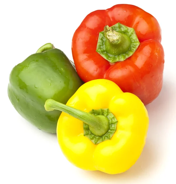 在白色背景上的红色 黄色和绿色辣椒 — 图库照片