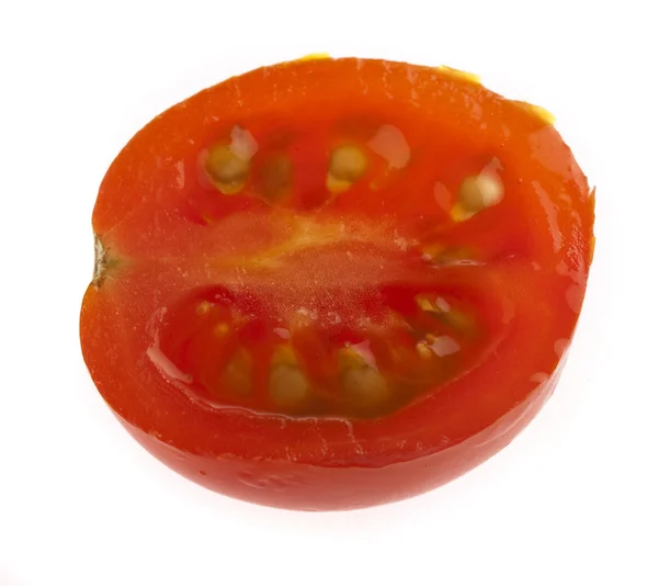Tomate Cereja Fatiada Isolado Fundo Branco — Fotografia de Stock