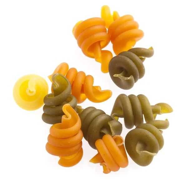 Ongekookte Pasta Spiralen Geïsoleerd Een Witte Achtergrond — Stockfoto