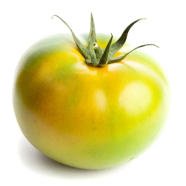 白い背景に分離された緑のトマト — ストック写真
