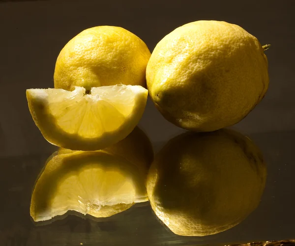 Lemon reflection — Stock Photo, Image