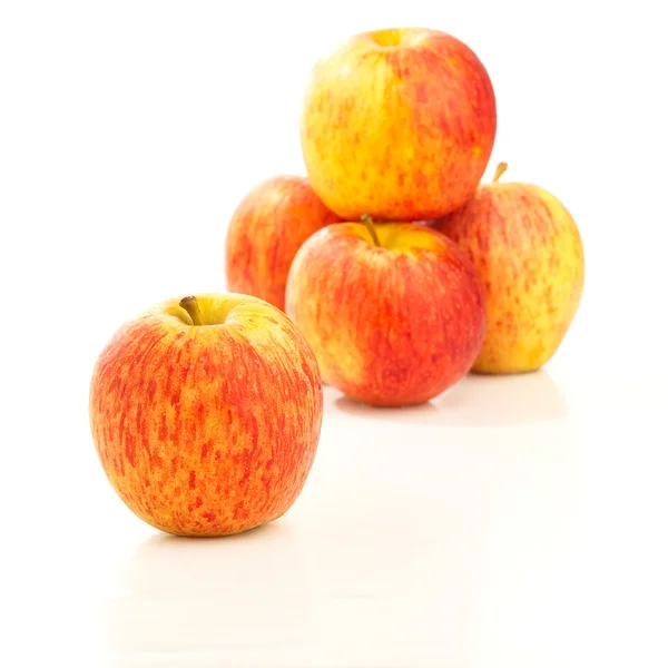 Pommes Rouges Isolées Sur Fond Blanc — Photo
