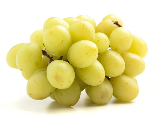 孤立在白色背景上的新鲜葡萄 — 图库照片