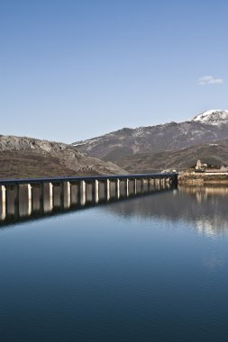 Embalse de Riaño clipart