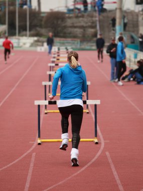 Sporcu eğitimi alıyor.