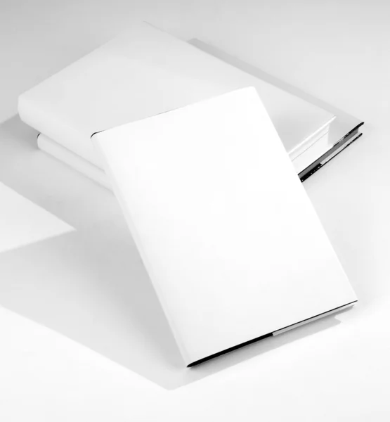 Três capa de livro em branco — Fotografia de Stock