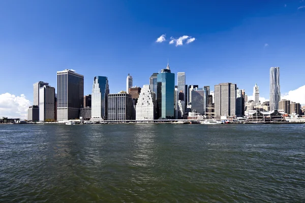 在下午的纽约城市中心天际线 — 图库照片