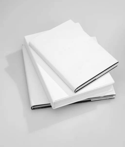 Trzy Książki Pusta Okładka Biały — Zdjęcie stockowe