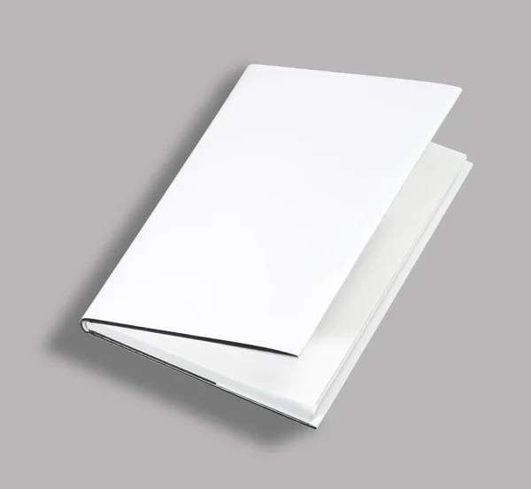 空白的书打开盖白色 剪切路径 — 图库照片