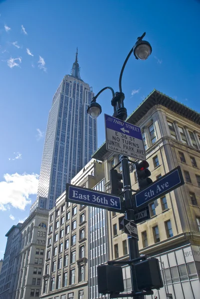 Empire State Budynku Ulicy — Zdjęcie stockowe