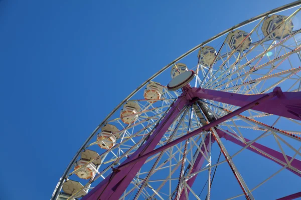 Ferris Roue Sur Ciel Bleu — Photo