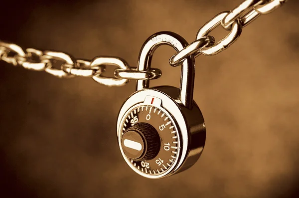 A Chain locked by a lock — Stock Photo, Image
