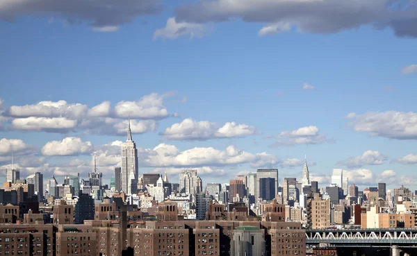 午後のニューヨークシティアップタウンのスカイライン — ストック写真
