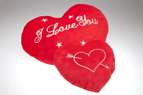 Dvě červené Valentine polštáře — Stock fotografie