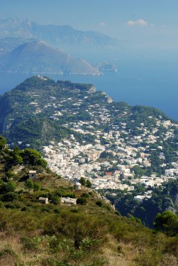 capri Adası yakın Napoli aruze deniz arka planda anacapri şehrinin güzel manzara.