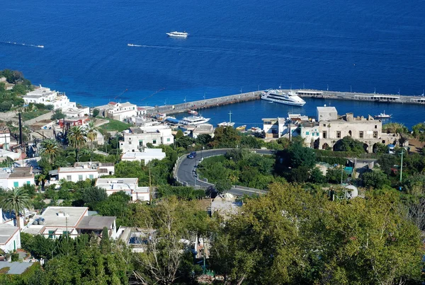 Kaunis Näkymä Anacapri Kaupungin Capri Island Lähellä Napoli Aruze Meri — kuvapankkivalokuva