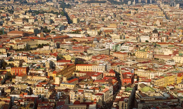 Vista aérea de la ciudad de Nápoles durante la puesta del sol — Foto de Stock