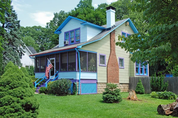Veduta Della Nuova Casa Sogno Americana Con Bellissimo Cielo Blu — Foto Stock