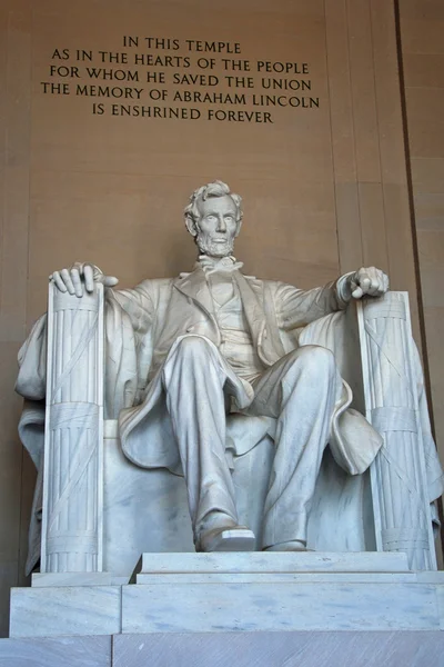 亚伯拉罕 · 林肯雕像在林肯纪念堂，华盛顿特区 — 图库照片