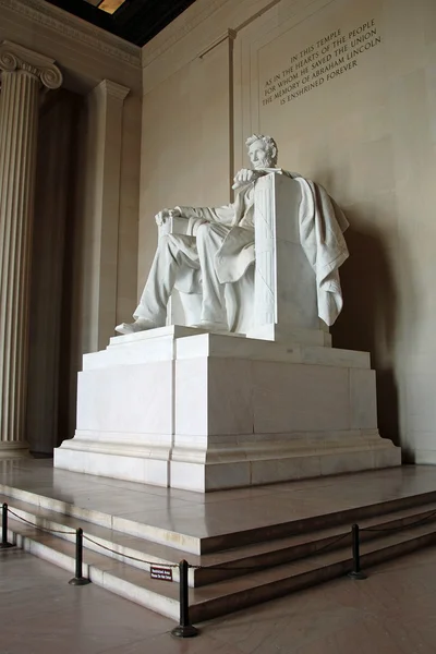 リンカーン記念館、ワシントン dc のアブラハム リンカーンの彫像 — ストック写真