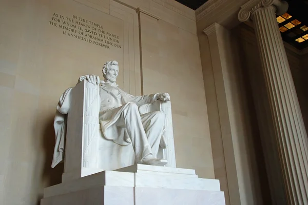リンカーン記念館、ワシントン dc のアブラハム リンカーンの彫像 — ストック写真