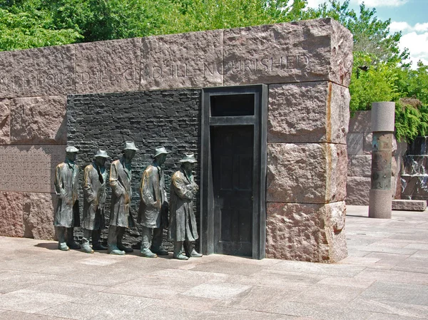 Vue extérieure de la sculpture Hunger de Franklin Delano Roosevelt Me — Photo