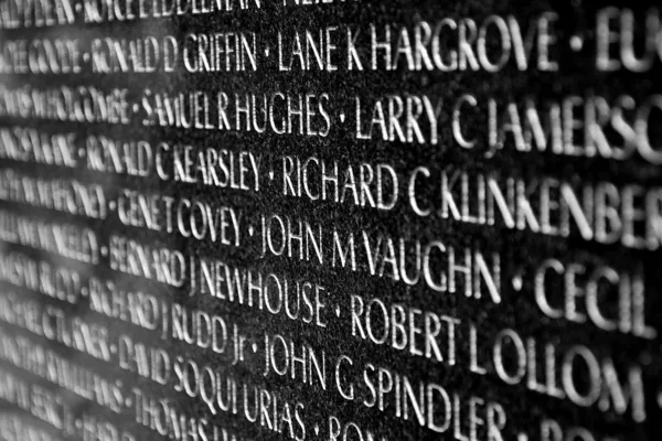Vittime di guerra del Vietnam sul Vietnam War Veterans Memorial — Foto Stock