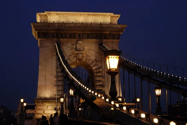Puente de la cadena en Budapest por la noche — Foto de Stock