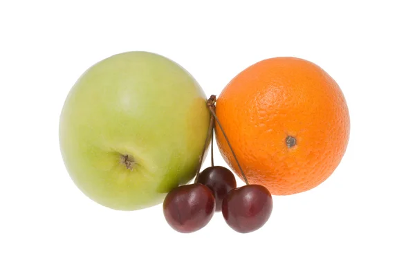 Skupina Čerstvé Zralé Ovoce Jablko Pomeranč Třešní Izolované Bílém Pozadí — Stock fotografie