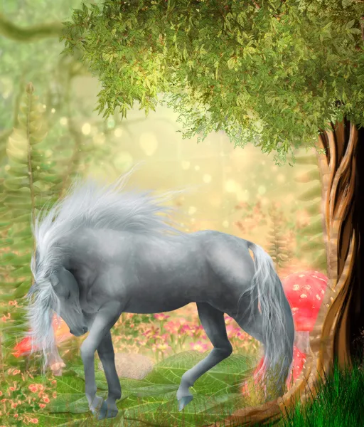 Лошадь в волшебном лесу — стоковое фото