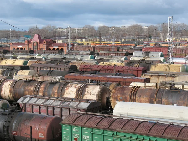 Coches de ferrocarril en una carretera ferroviaria . — Foto de Stock