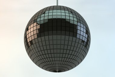 parlak bir disko topu