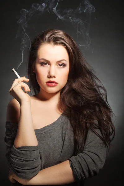 Woman with cigarette — Stock Photo, Image