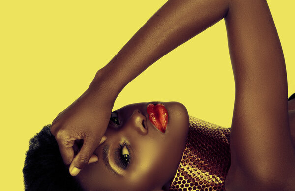 красивая африканская американка