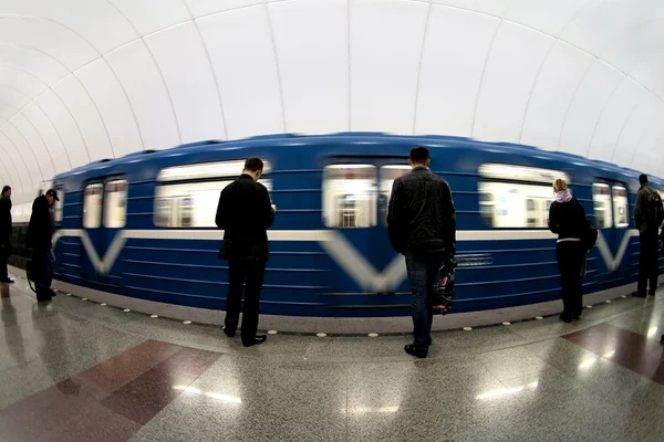 Train de métro en lentille fisheye Images De Stock Libres De Droits