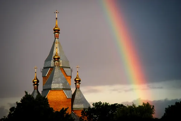 Kilise ve rainbow