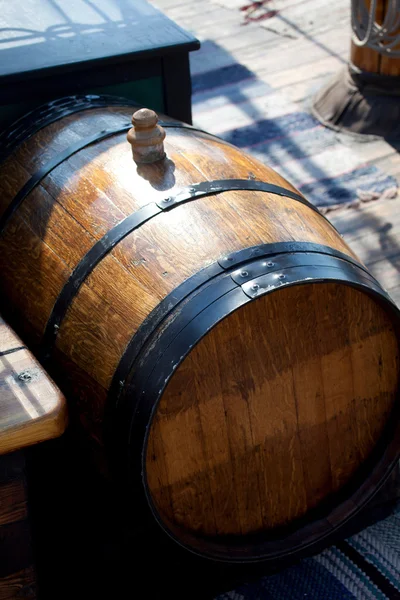 古い木製のワイン樽 — ストック写真