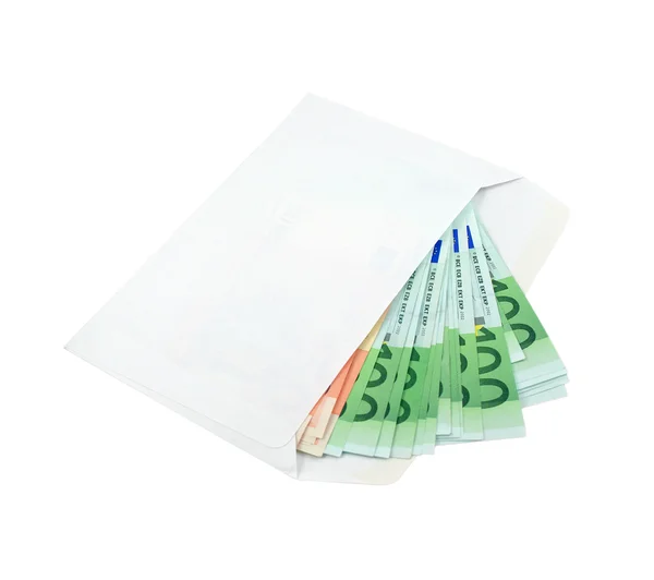 Euros dans une enveloppe isolée sur blanc — Photo
