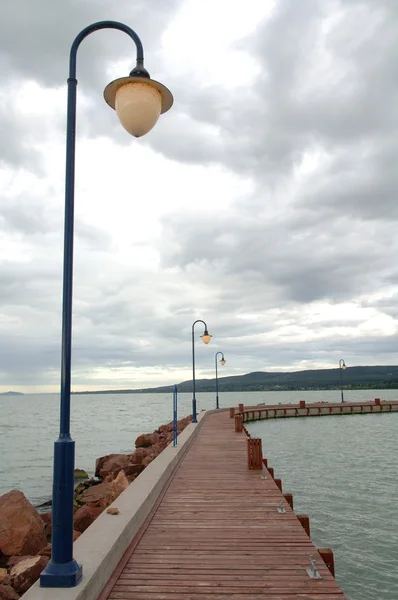 Régi lámpa a navy pier — Stock Fotó
